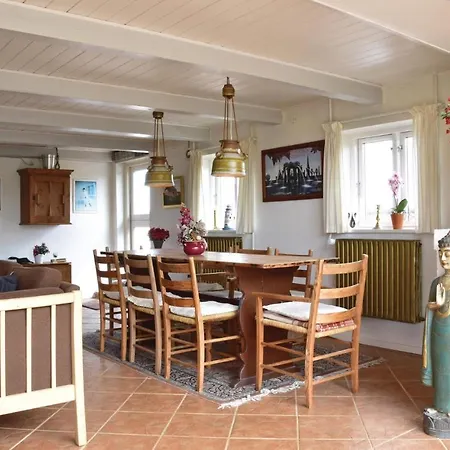 2 Bedroom Beautiful In Hvide Sande Norre Lyngvig